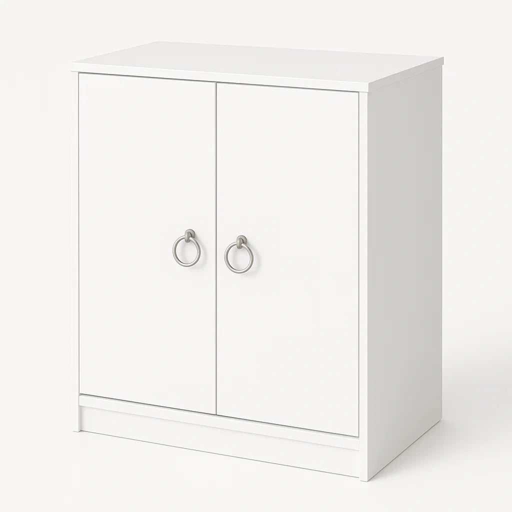 Armoire de rangement en bois blanc avec poignées en métal