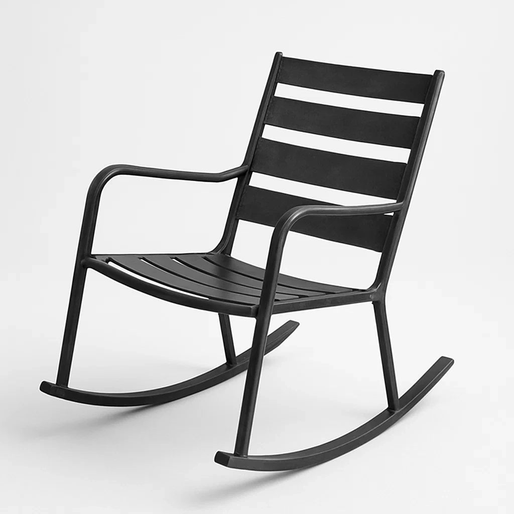 Chaise berçante en métal noir