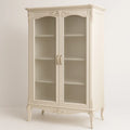 Armoire vitrées en bois crème avec portes battantes