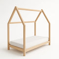 Lit cabane en bois avec matelas blanc