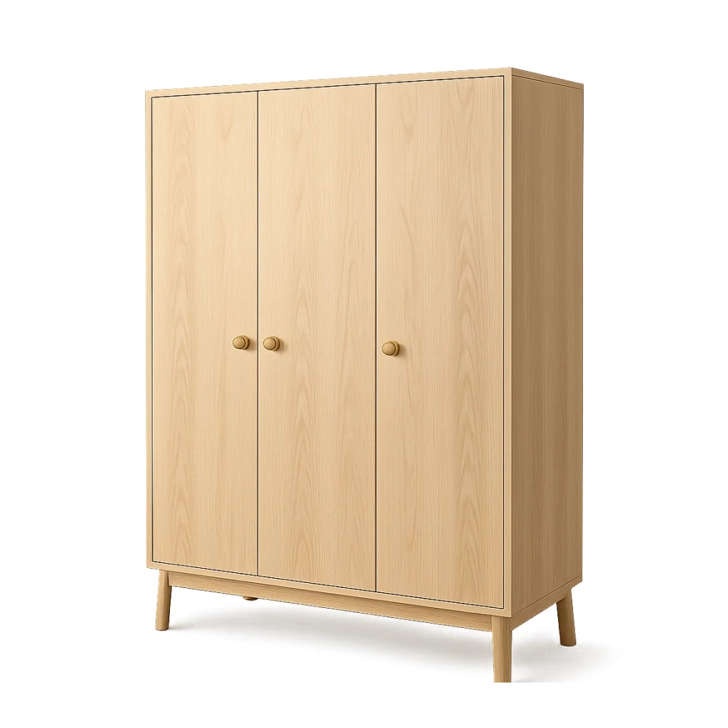 Armoire en bois à trois portes